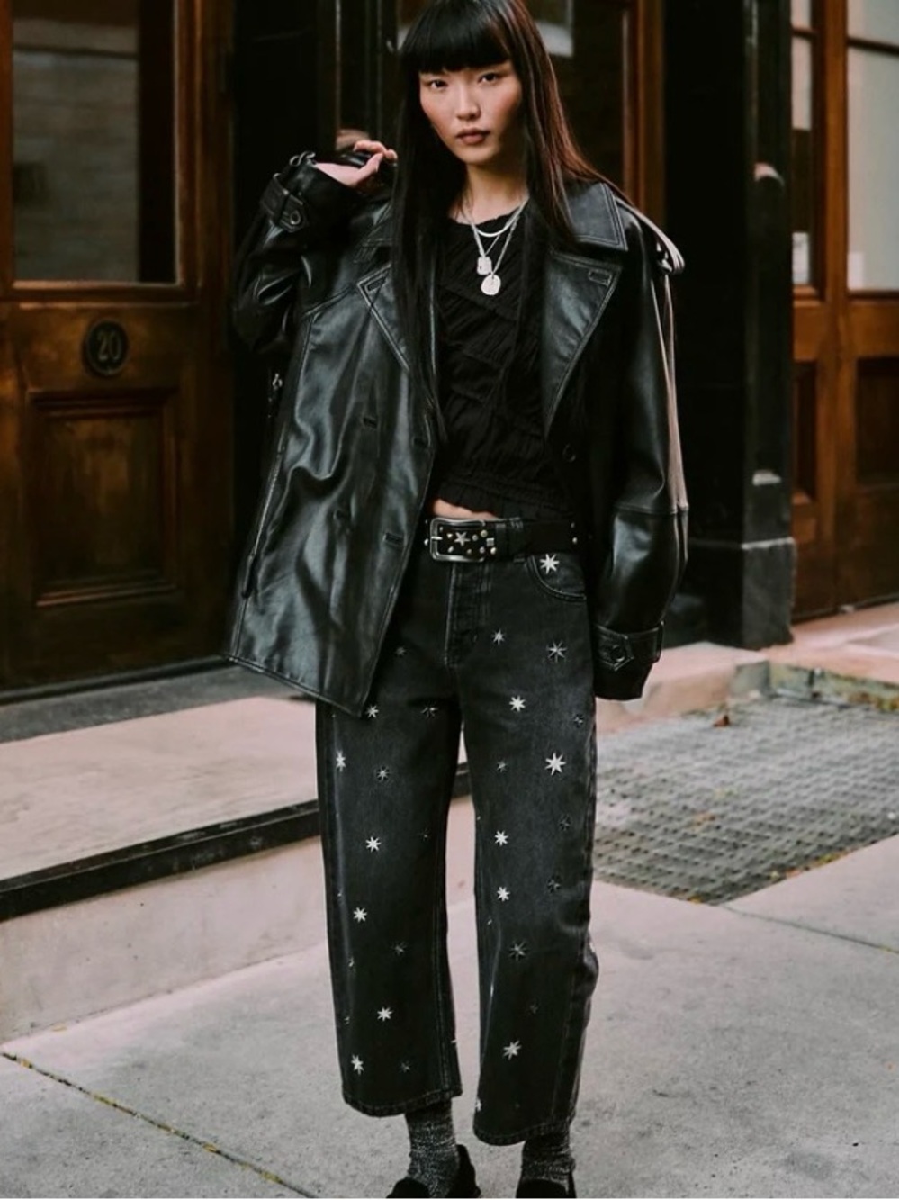 FREE PEOPLE x We The Free Deep Trance Shine Embroidered
Boyfriend Jeans size 25
